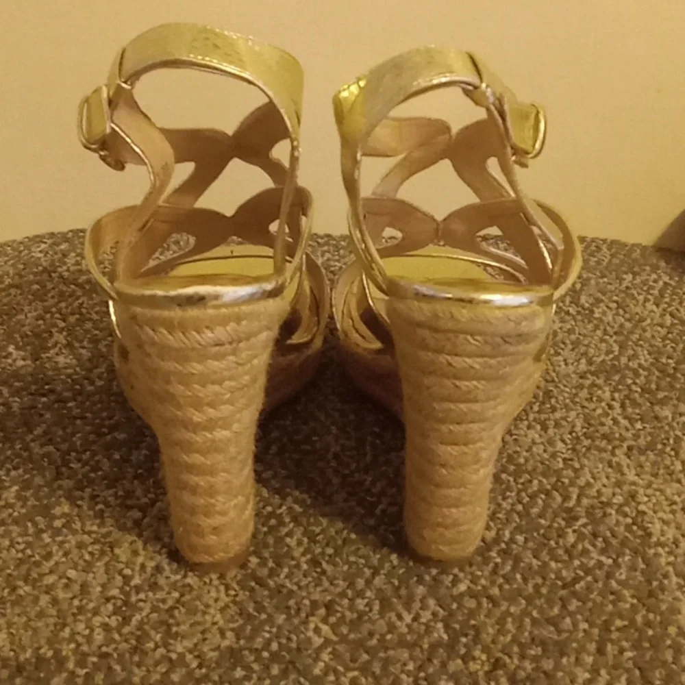 Michael kors gold faux animal skin  espiradilles sandals size 9